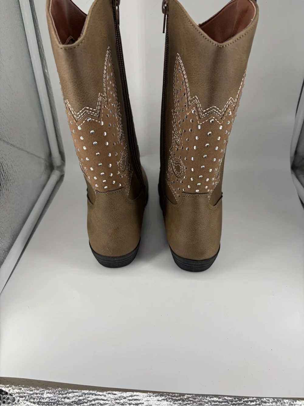 Kensie Girl cowgirl zip up boots with rhinestones. Size 4 girls